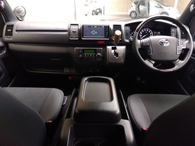 TOYOTA HIACE VAN 4WD 2021 Image 31