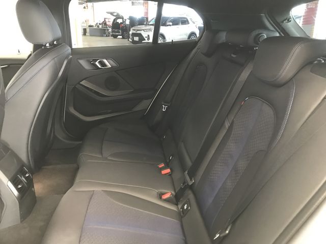 BMW 1SERIES 2023 Image 31