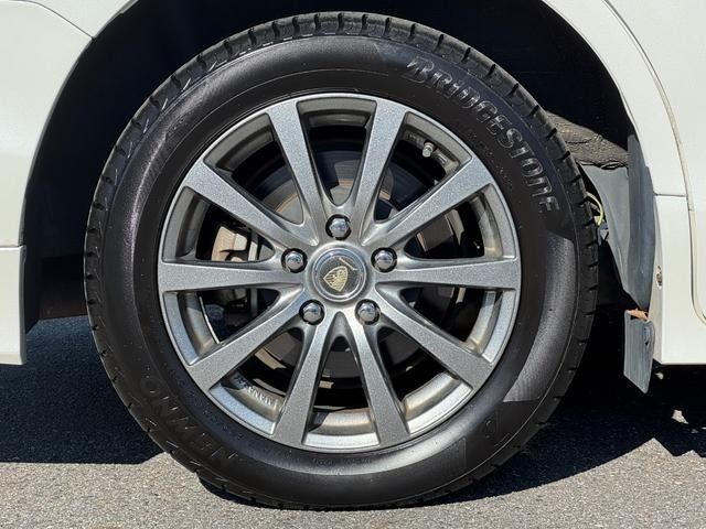 TOYOTA VOXY HYBRID 2014 Image 31