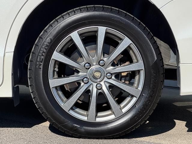 TOYOTA VOXY HYBRID 2014 Image 31