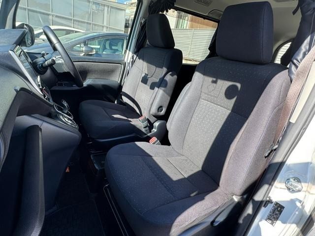 TOYOTA VOXY HYBRID 2014 Image 31