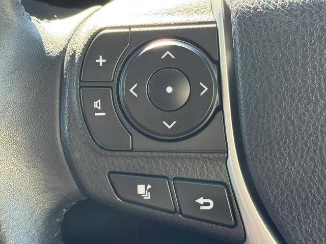 TOYOTA VOXY HYBRID 2014 Image 31