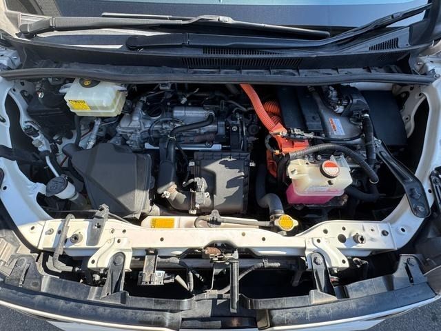 TOYOTA VOXY HYBRID 2014 Image 31