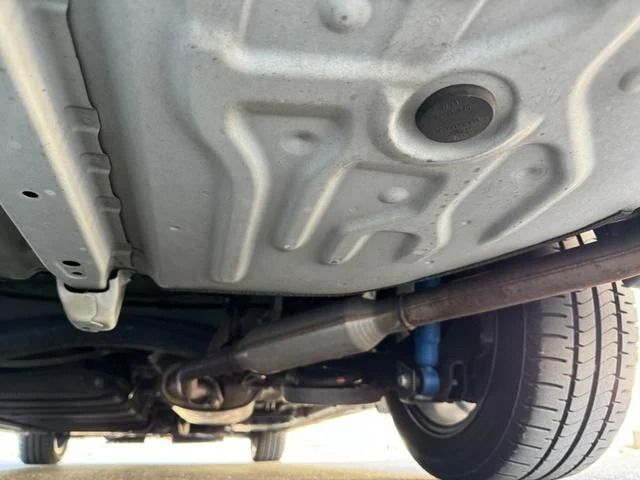 TOYOTA VOXY HYBRID 2014 Image 31