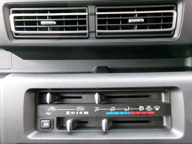 DAIHATSU HIJET TRUCK 4WD 2025 Image 31