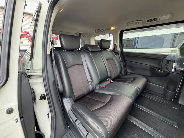 NISSAN ELGRAND  4WD 2018 Image 31