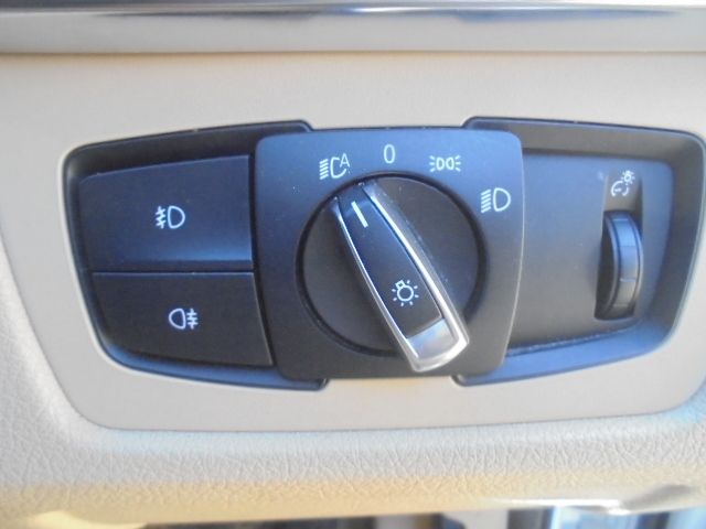 BMW 3SERIES SEDAN 2013 Image 31