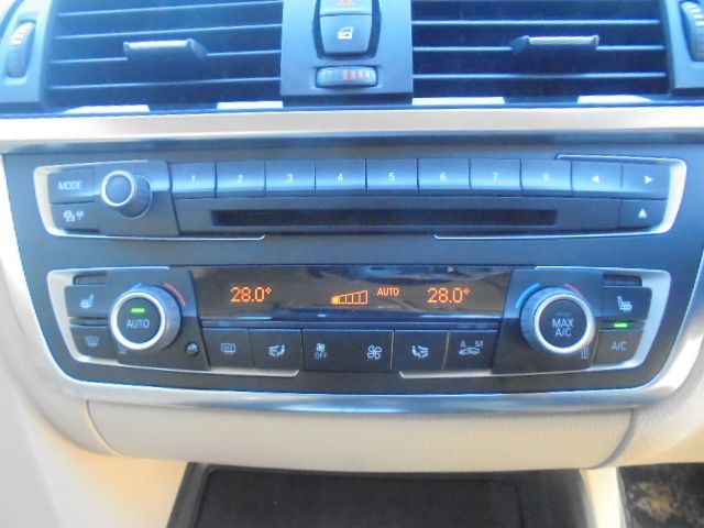 BMW 3SERIES SEDAN 2013 Image 31