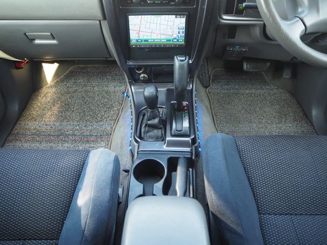 TOYOTA HILUXSURF WAGON 4WD 2001 Image 31