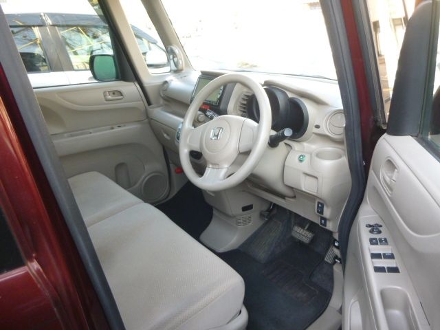 HONDA N BOX 2013 Image 31