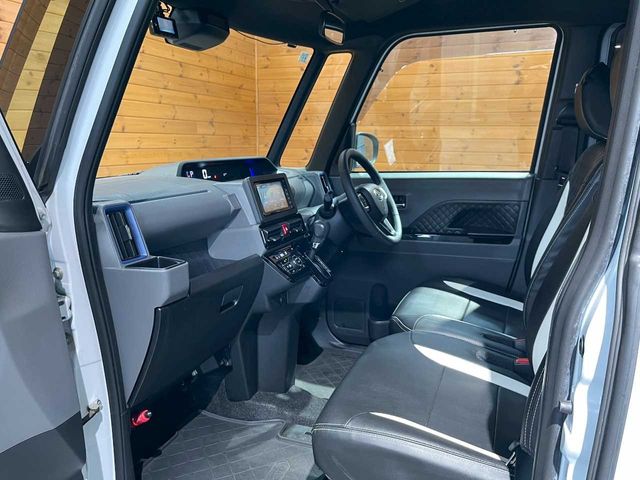 DAIHATSU TANTO CUSTOM 4WD 2019 Image 31