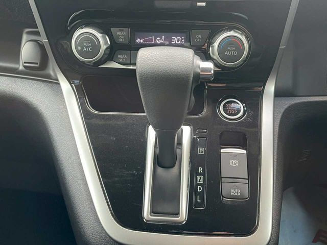 NISSAN SERENA  WG 4WD 2016 Image 31