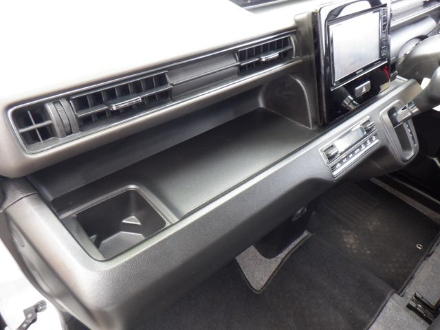 SUZUKI WAGON R STINGRAY 2019 Image 31