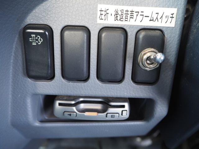MITSUBISHI CANTER 2013 Image 31