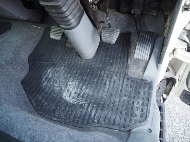 MITSUBISHI CANTER 2013 Image 31