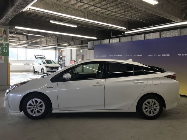 TOYOTA PRIUS 2016 Image 31