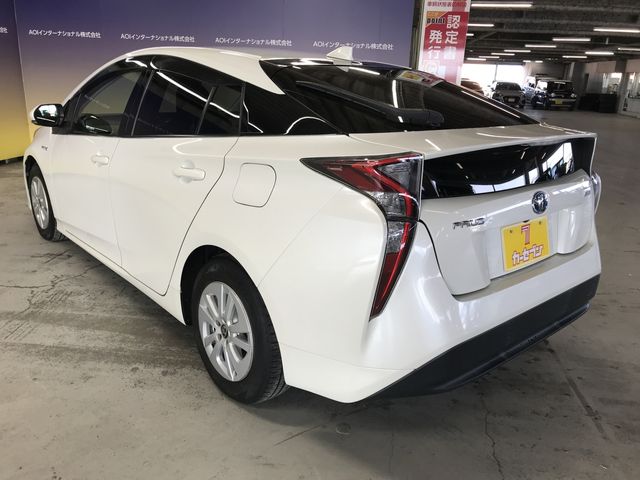 TOYOTA PRIUS 2016 Image 31
