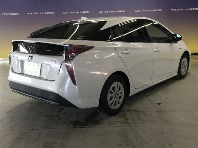 TOYOTA PRIUS 2016 Image 31