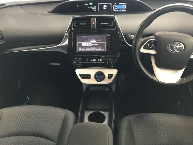 TOYOTA PRIUS 2016 Image 31