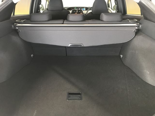 TOYOTA PRIUS 2016 Image 31