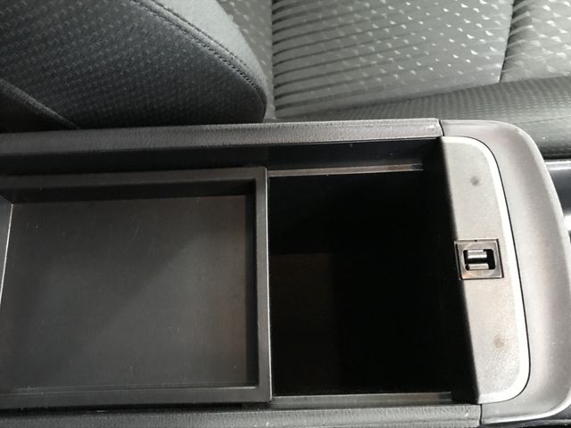 TOYOTA PRIUS 2016 Image 31