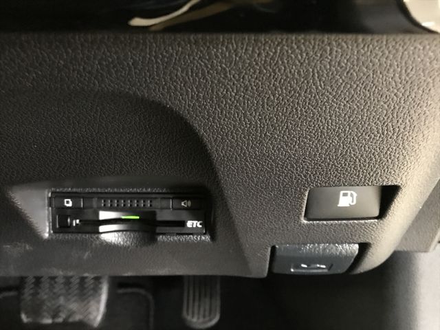 TOYOTA PRIUS 2016 Image 31