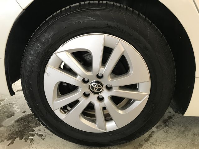 TOYOTA PRIUS 2016 Image 31