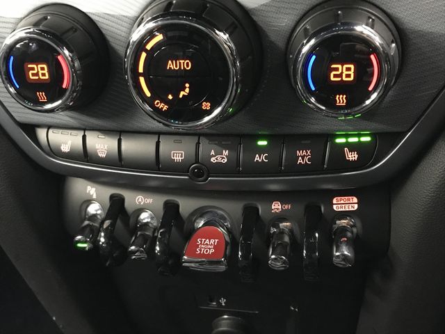 BMW MINI COOPER D CROSSO 2022 Image 31