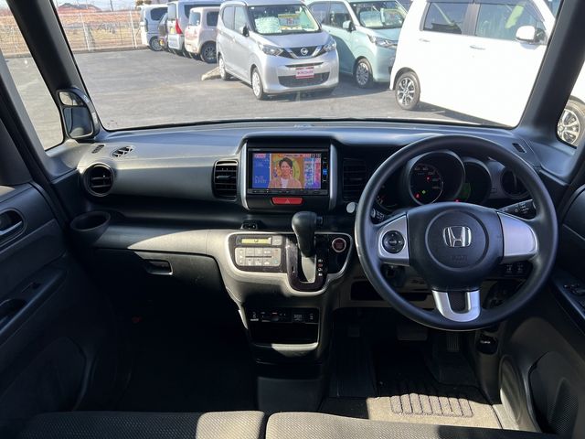 HONDA N BOX 2017 Image 31