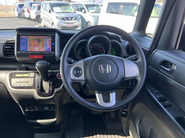 HONDA N BOX 2017 Image 31