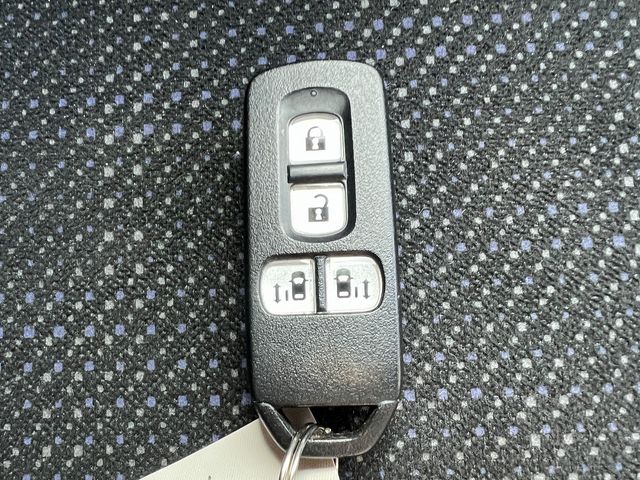 HONDA N BOX 2017 Image 31