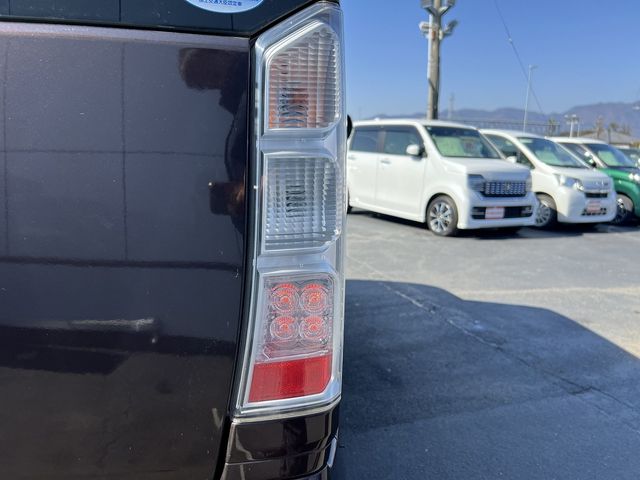 HONDA N BOX 2017 Image 31