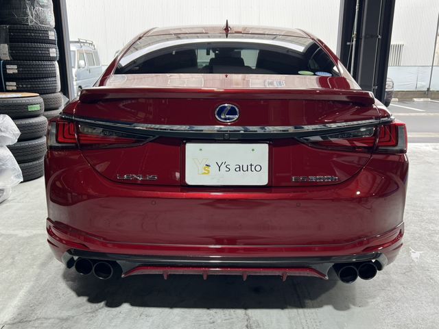 TOYOTA LEXUS ES300H 2019 Image 31