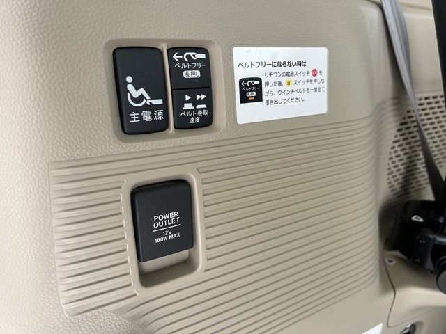 HONDA N BOX 4WD 2018 Image 31