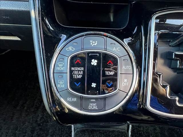 TOYOTA NOAH 2019 Image 31