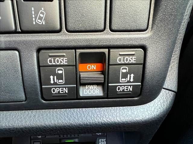 TOYOTA NOAH 2019 Image 31