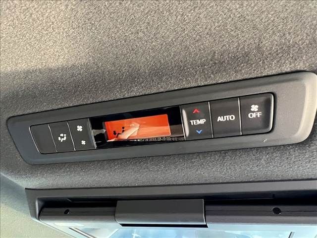 TOYOTA NOAH 2019 Image 31