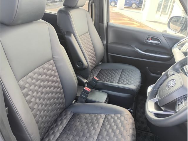 TOYOTA VOXY 2023 Image 31