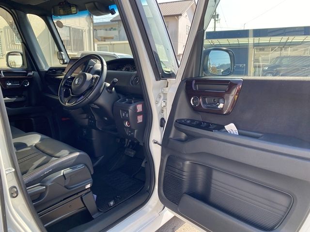 HONDA N BOX 2021 Image 31