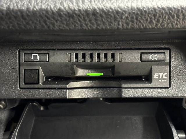 TOYOTA VOXY HYBRID 2021 Image 31