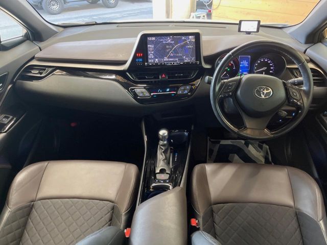 TOYOTA C-HR 2018 Image 31