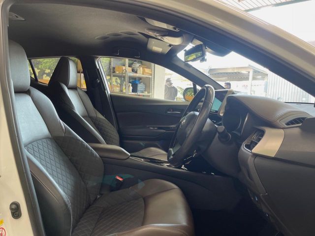 TOYOTA C-HR 2018 Image 31