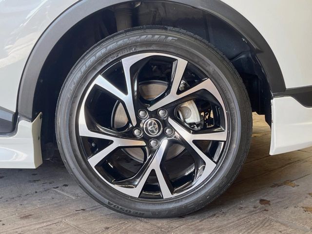 TOYOTA C-HR 2018 Image 31