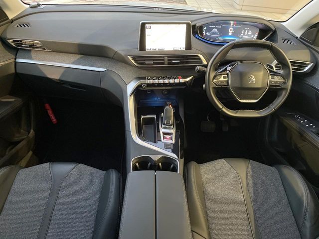 PEUGEOT 5008 2017 Image 31
