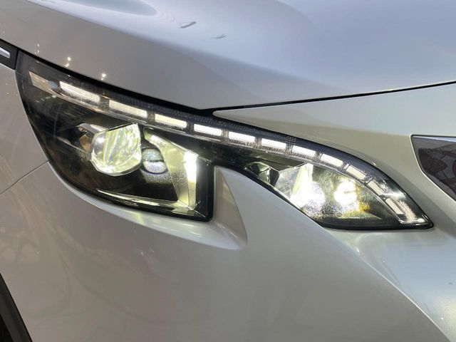 PEUGEOT 5008 2017 Image 31