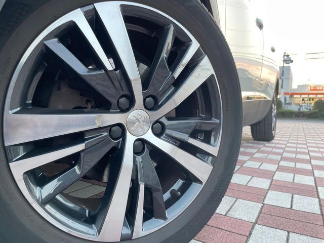 PEUGEOT 5008 2017 Image 31