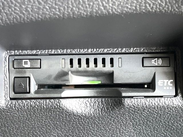 TOYOTA PRIUS 2018 Image 31