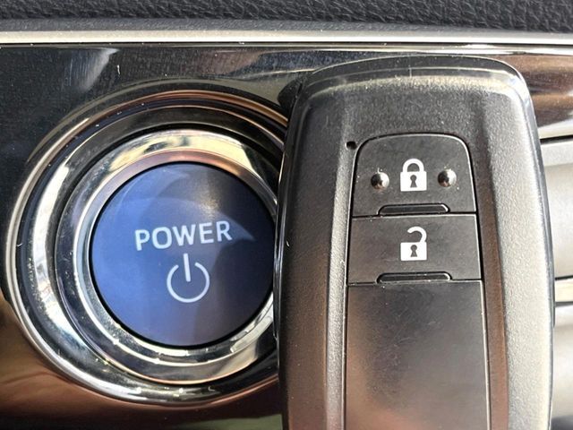 TOYOTA PRIUS 2018 Image 31