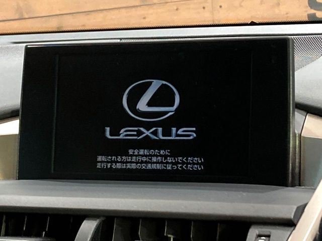 TOYOTA LEXUS NX300H 2017 Image 31