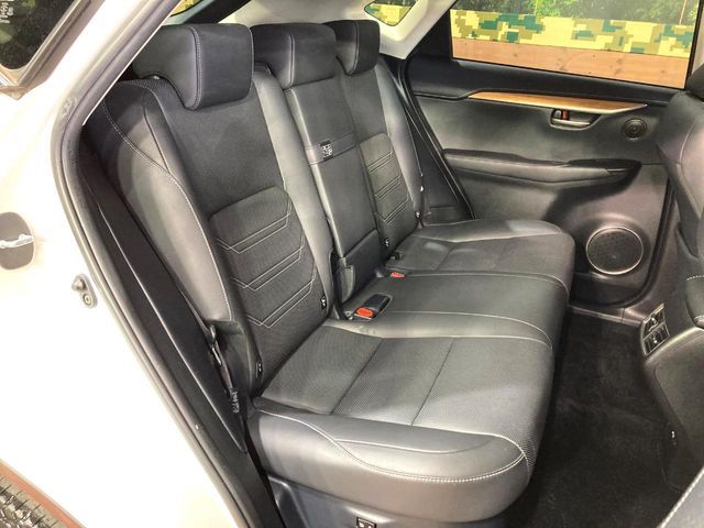 TOYOTA LEXUS NX300H 2017 Image 31